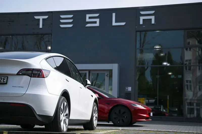 Cybercab: Tesla prepara estreia de táxi autônomo no Texas ainda neste mês