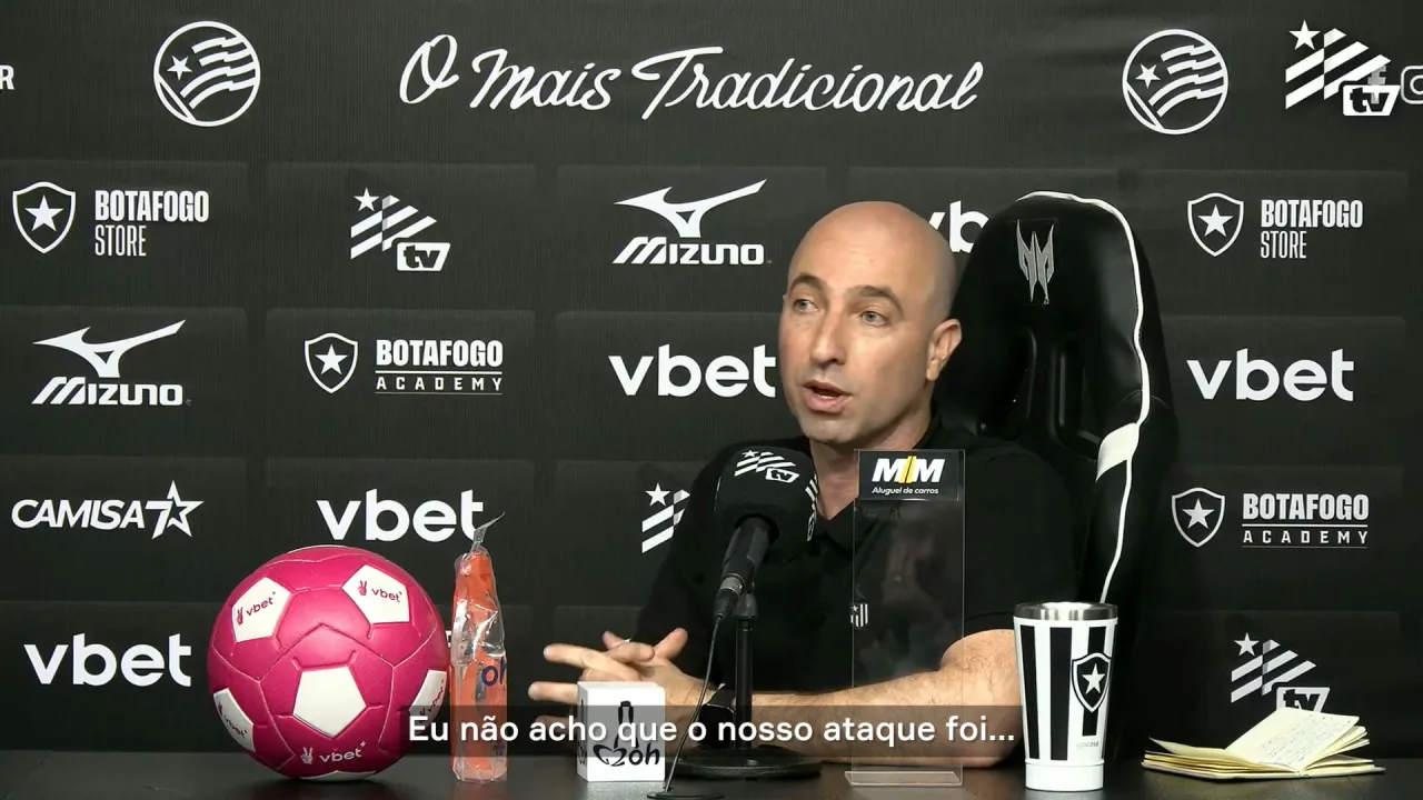 Bellão lamenta chances perdidas do Botafogo contra o Athletico