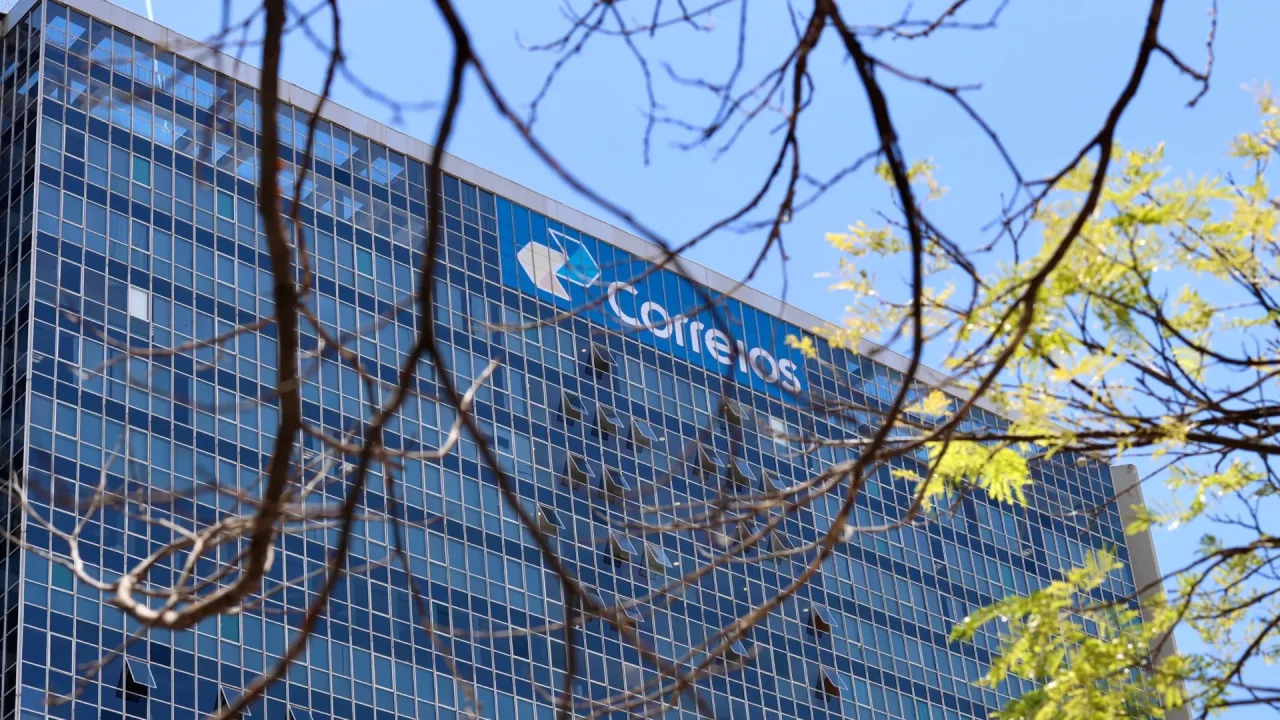 Correios têm rombo de R$ 5,6 bilhões no 1º semestre de 2026