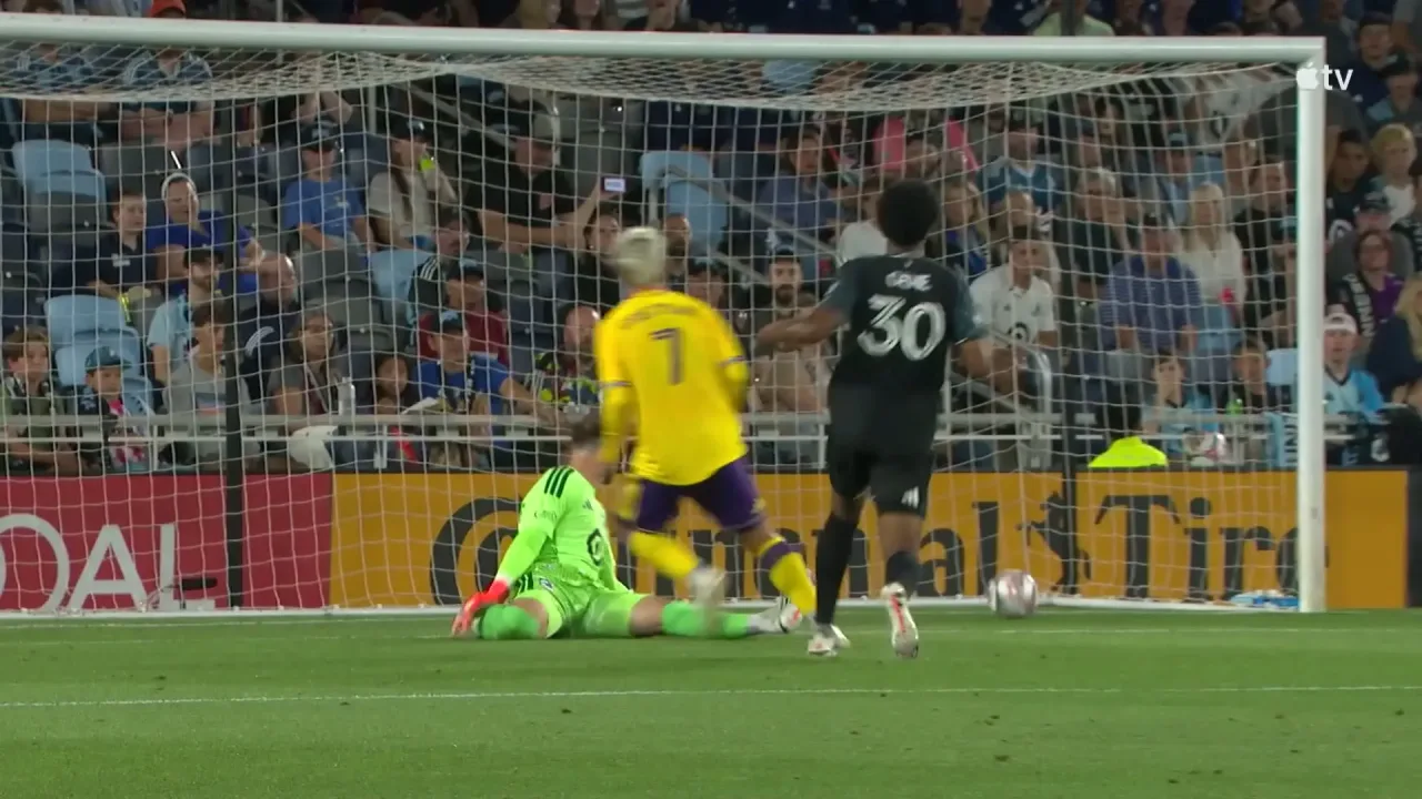 Griezmann finaliza contra-ataque após uma bela tabela; veja o lance