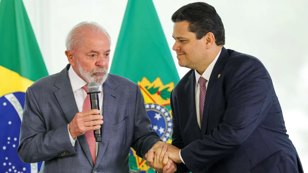 Pedro Uczai sofre AVC e ficará internado após desmaiar em reunião na Câmara