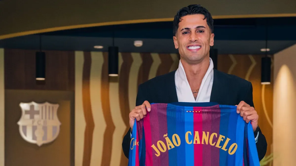 Ronaldinho retorna ao futebol profissional em time da 3ª divisão da Itália