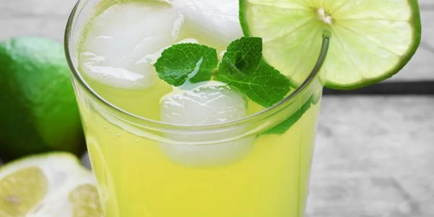 Limonada suíça tradicional