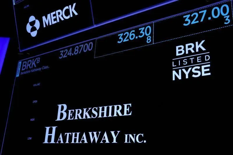 Berkshire mantém aposta no petróleo e alerta para impacto de guerras