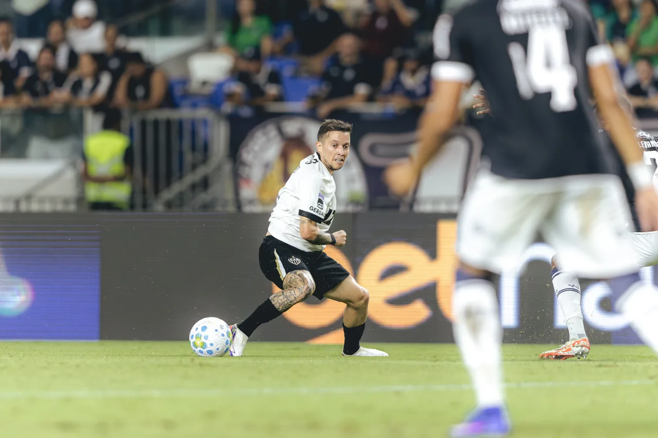 Bernard lamenta pontos perdidos pelo Atlético-MG e cobra atenção após empate