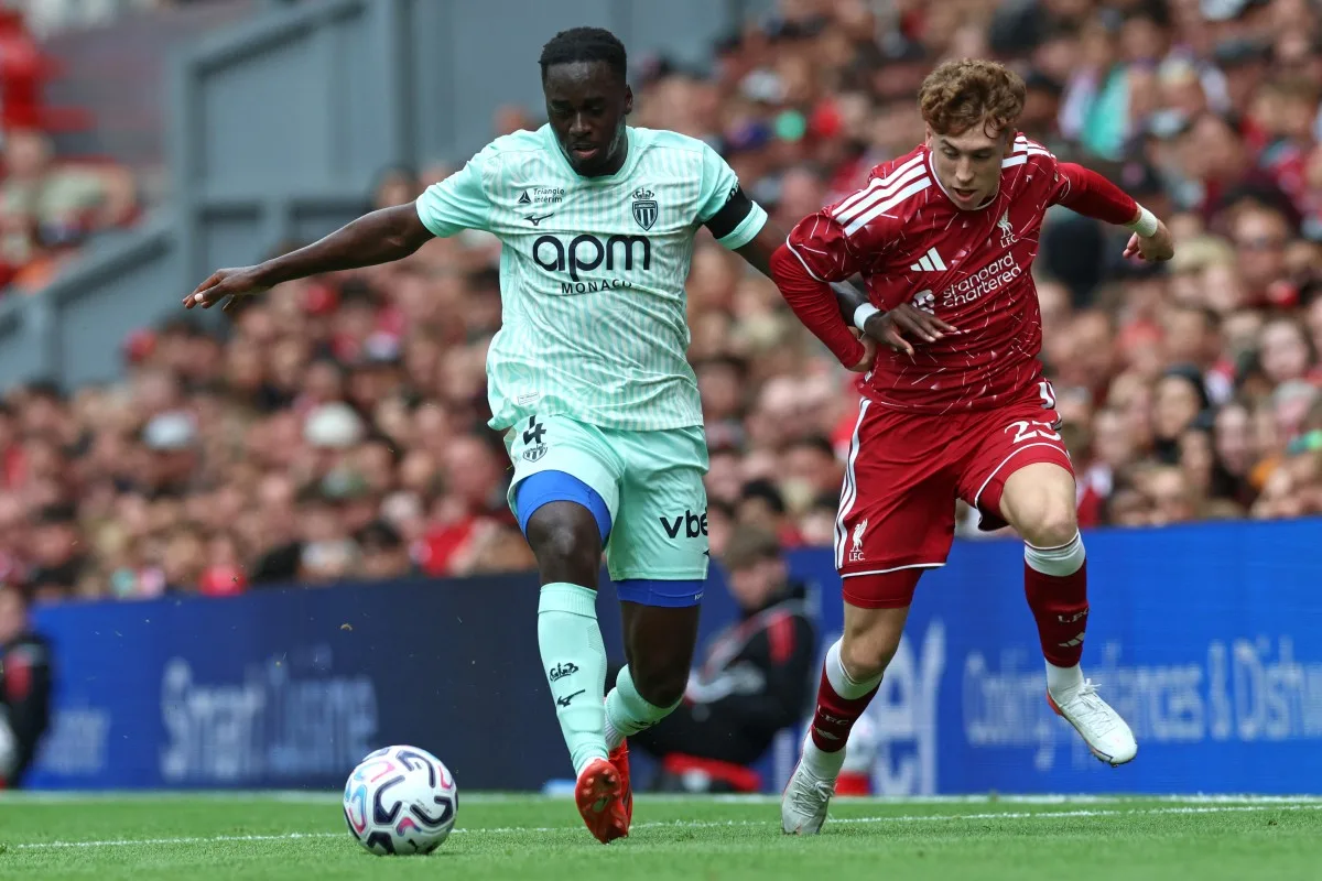 Monaco de Filipe Luís vira sobre o Liverpool em Anfield e vence amistoso