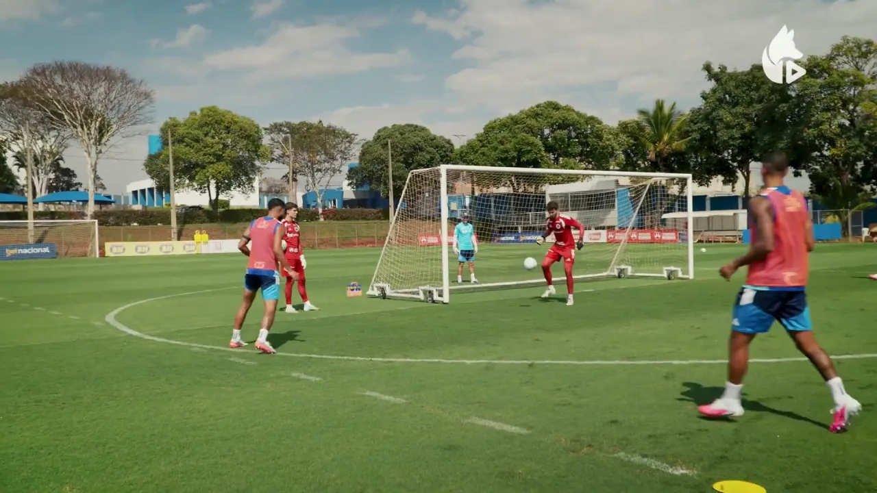 Cruzeiro treina para duelo contra o Corinthians