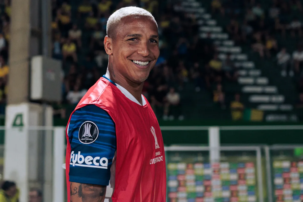 Deyverson projeta reencontro com Palmeiras pela LDU: “Vai ser emocionante”
