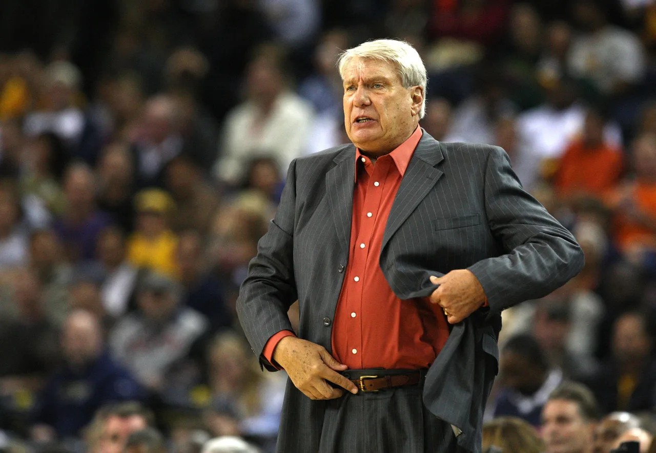 Don Nelson, lenda da NBA como jogador e treinador, morre aos 86 anos