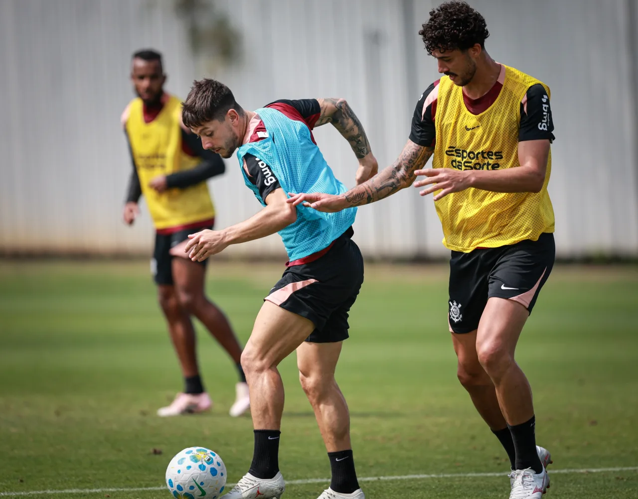 Corinthians se reapresenta e Gustavo Henrique comenta tempo para treinos