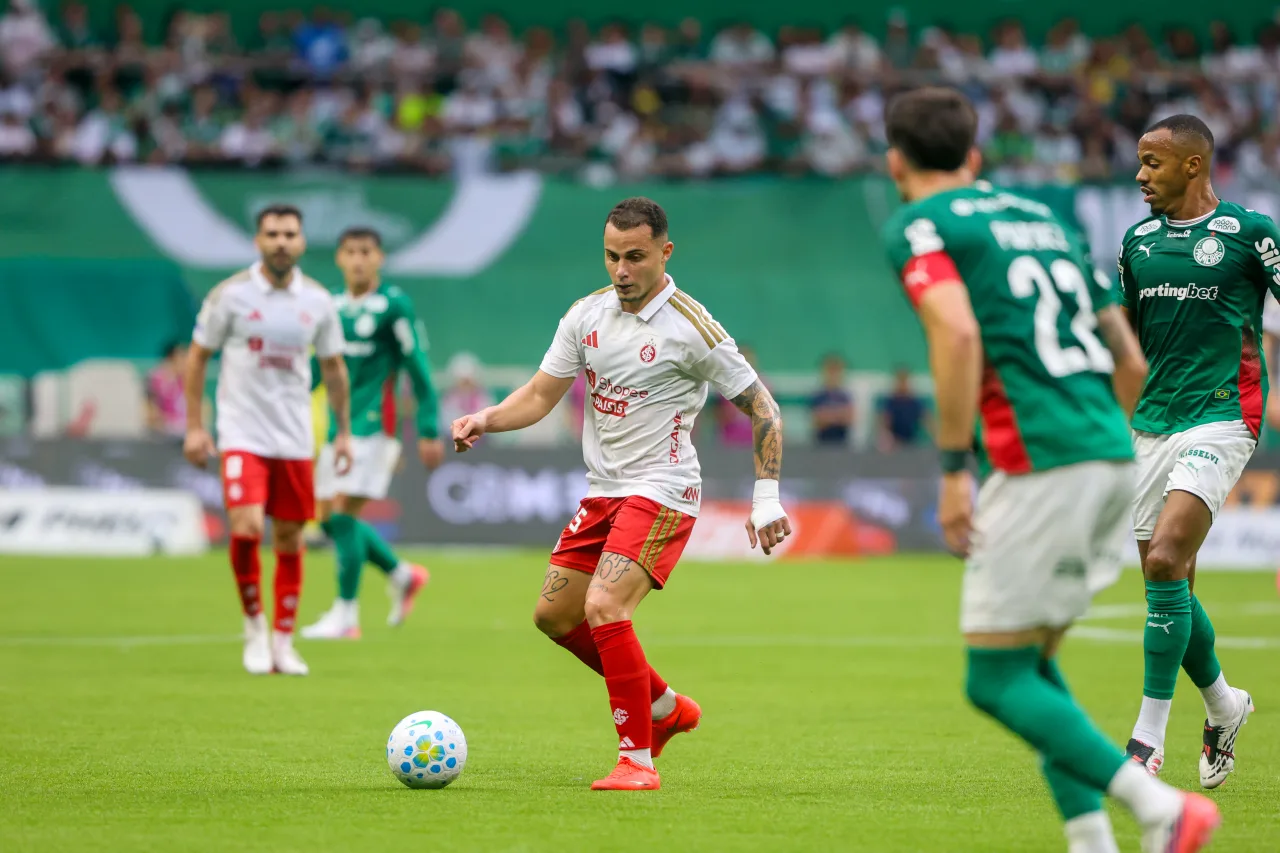 Bruno Gomes comemora empate do Inter com líder Palmeiras: “Ponto muito importante”