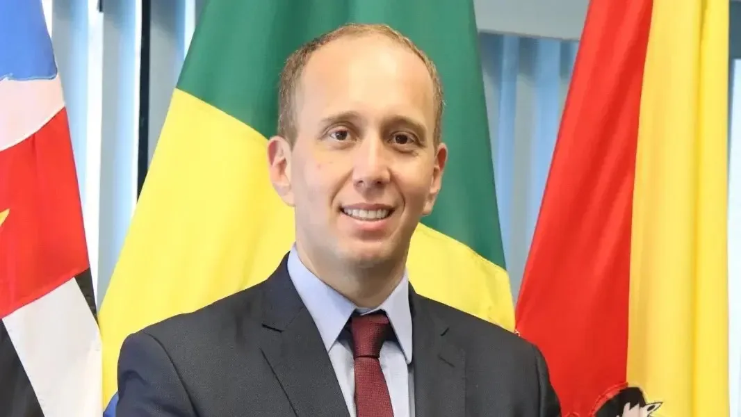 Republicanos expulsa prefeito tiktoker por infidelidade partidária