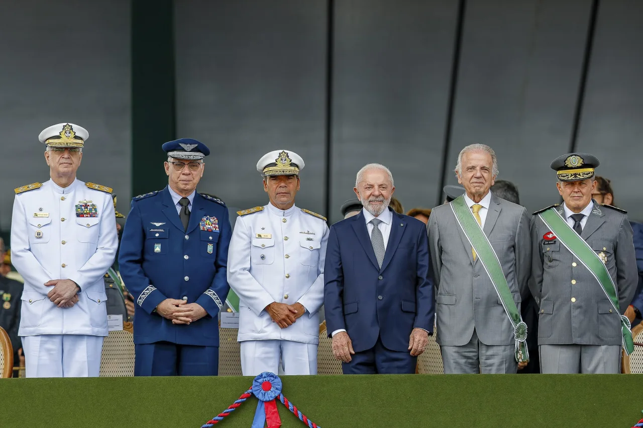 'Abrir o portão', brinca Múcio sobre possível invasão dos EUA: 'Não tem equipamento para enfrentá-los'