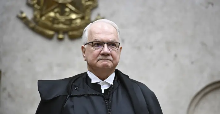 Fachin reconhece gravidade de revelações sobre Moraes e promete reação institucional ‘no tempo devido’