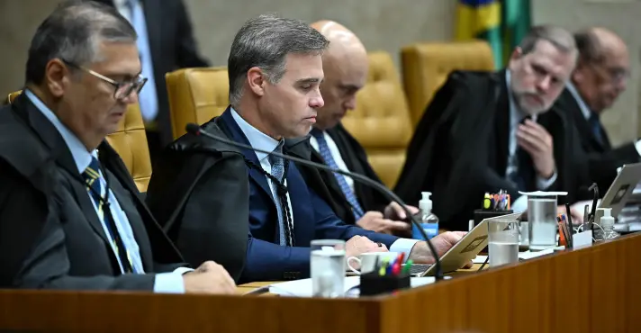 Mendonça cobra posição de Fachin, depois de Dino reconduzir Andrei à chefia da PF