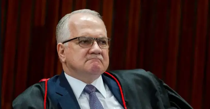 Fachin repreende Dino em sessão do STF
