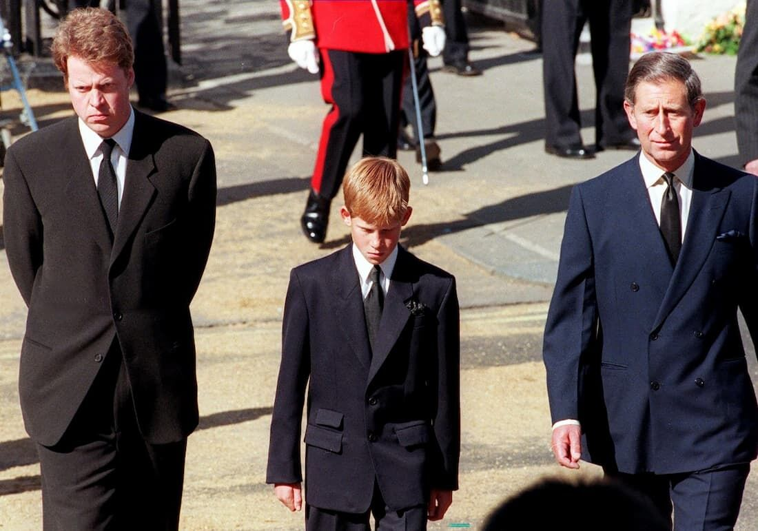 Buckingham nega acusações do irmão da princesa Diana contra Charles III