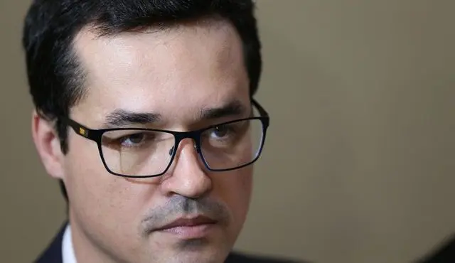Restrição à campanha de Deltan divide TSE