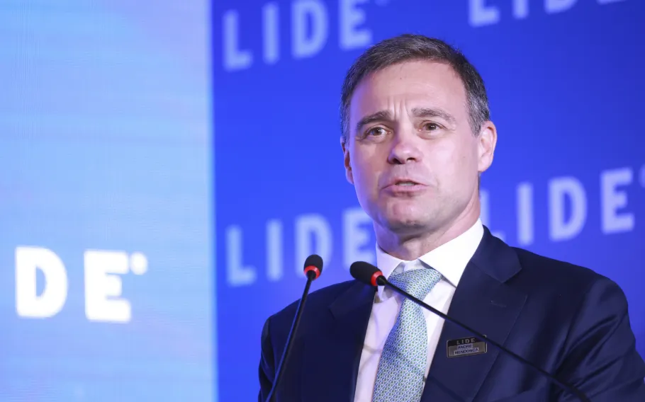 Sem material contra Mendonça, ministros devem mirar Nunes Marques