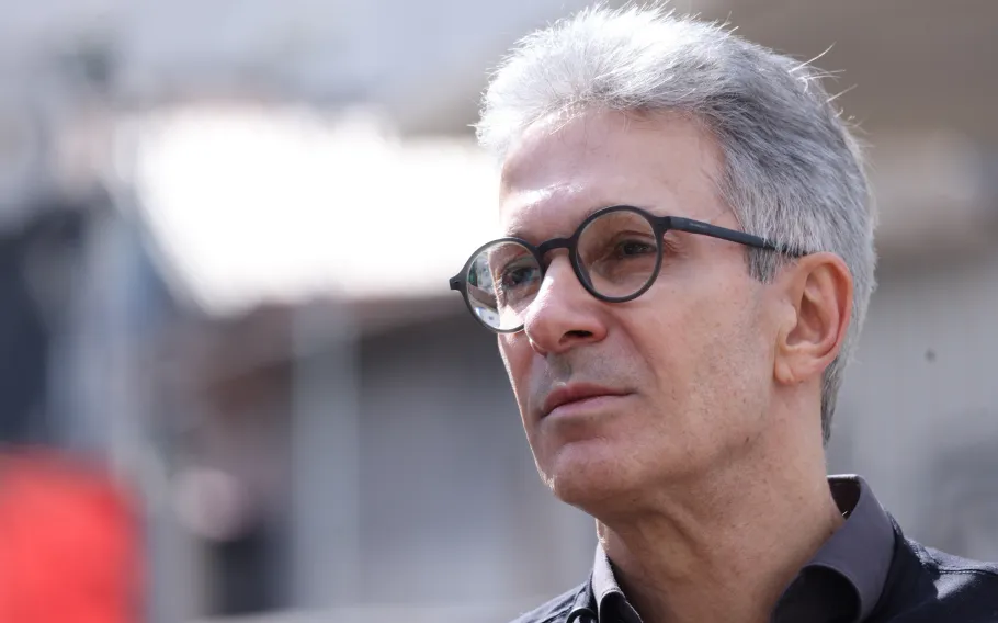 Zema decide manter candidatura e planeja apoiar Flávio no segundo turno