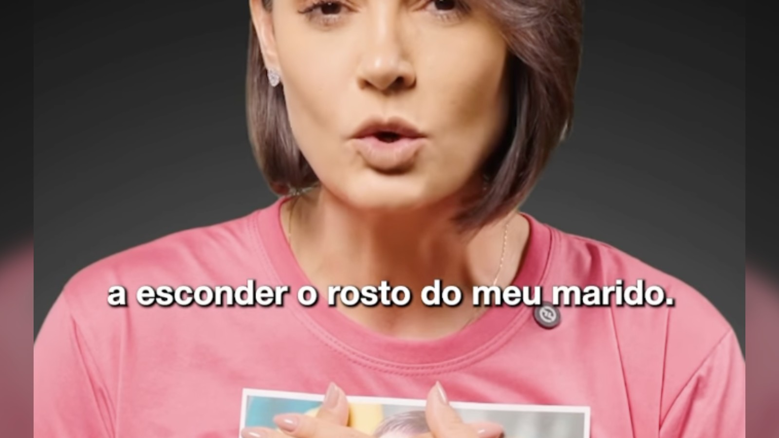 Michelle esconde rosto de Bolsonaro em depois de decisão da justiça