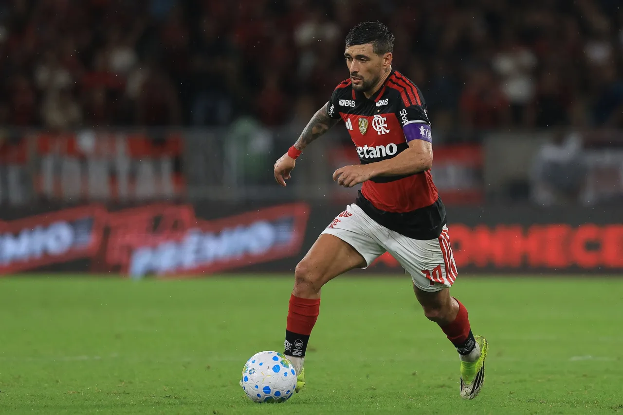 Lesão de Arrascaeta vai render indenização para o Flamengo? Entenda