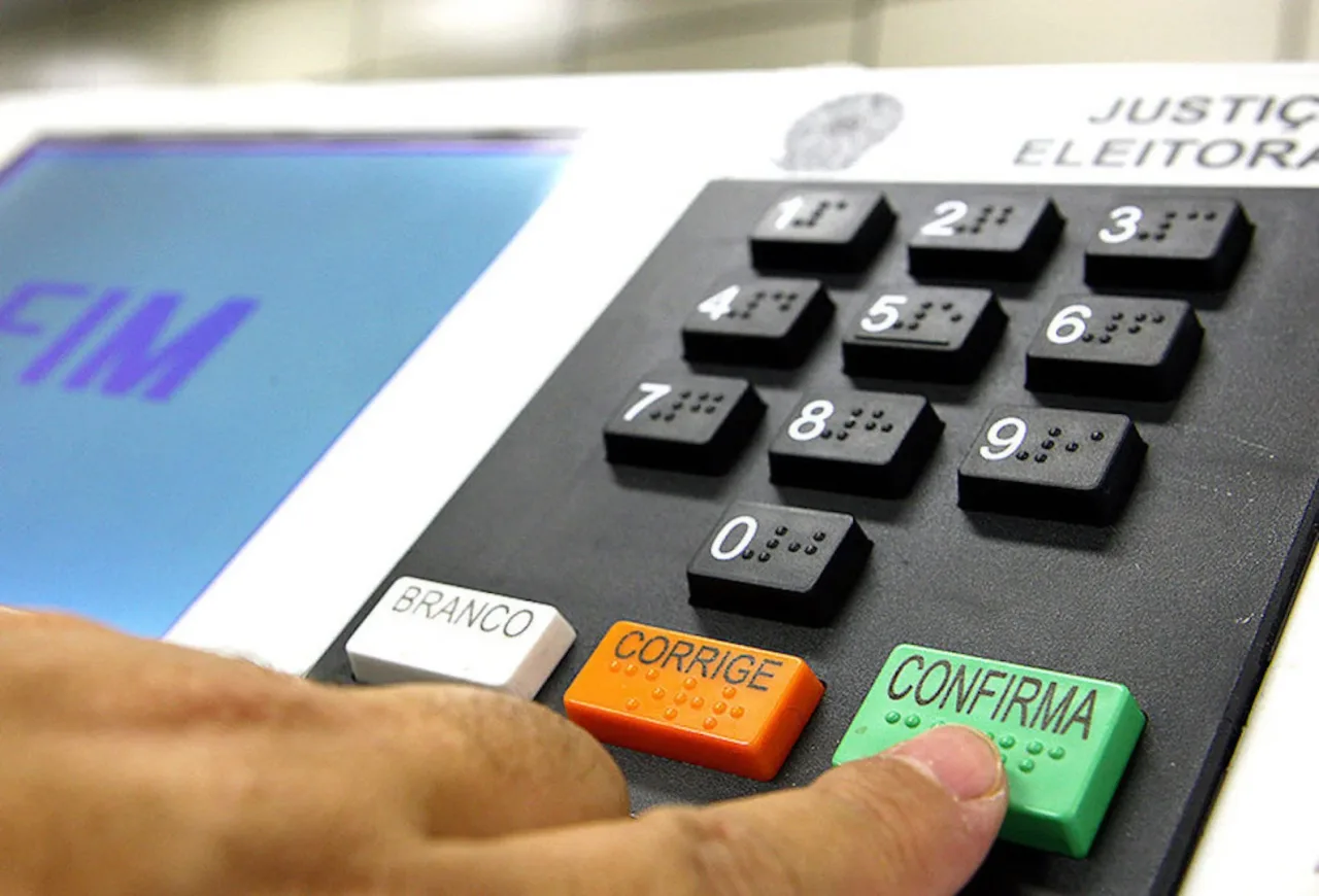 Urna eletrônica: veja como funciona e como o voto é protegido
