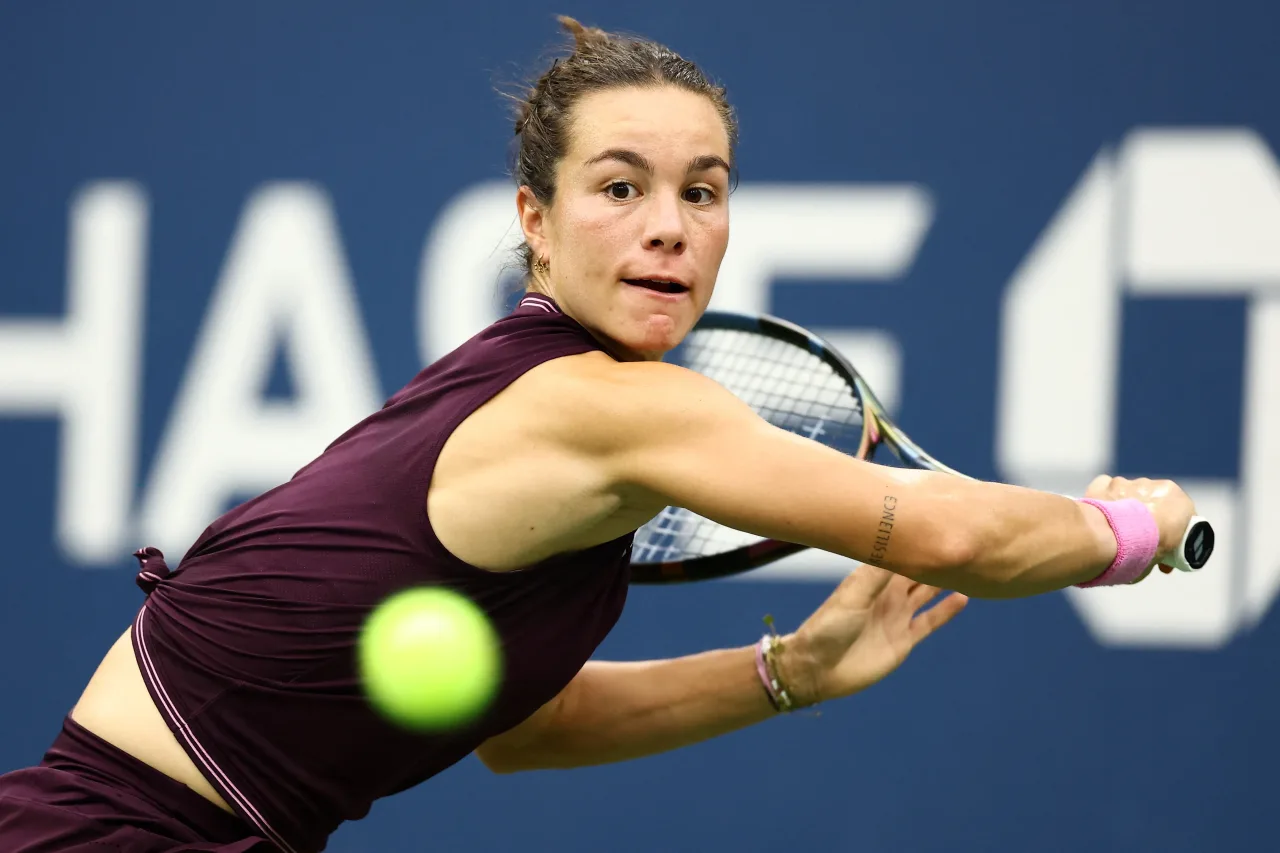 Tenista francesa tem ataque de fúria e arrebenta raquete no US Open