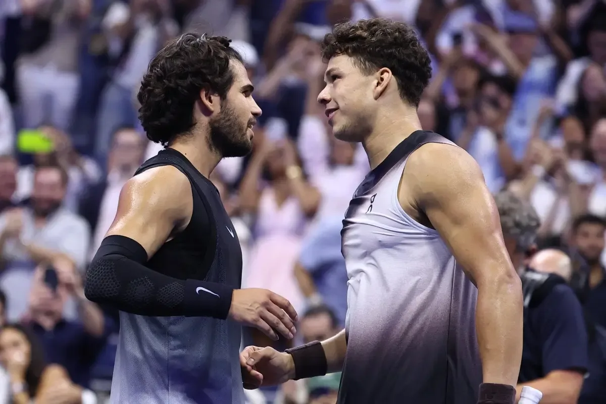 Shelton derrota Alcaraz em batalha de 5 sets nas quartas de final do US Open