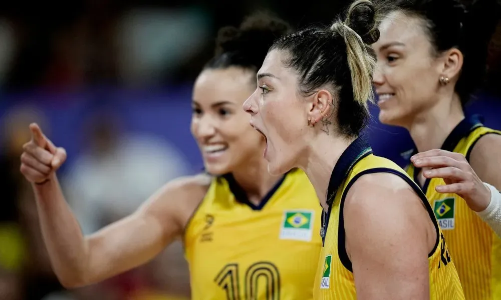 Com retorno da capitã após lesão, Brasil arrasa Venezuela no Sul-Americano de vôlei feminino