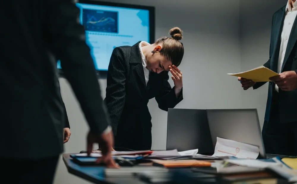 Três truques de inteligência emocional que mudam sua reação sob pressão