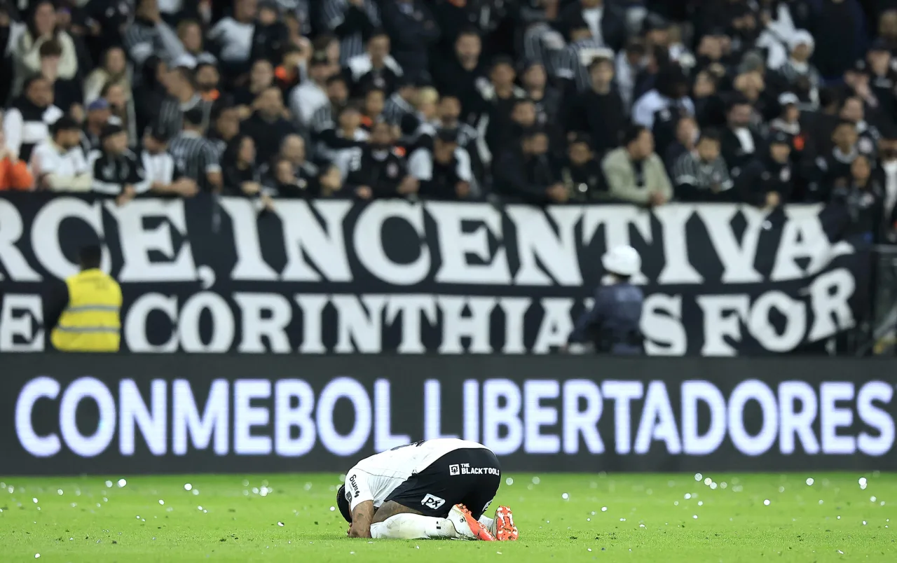 Vídeo: Debate PLACAR comenta eliminações de Corinthians e Santos, e classificação do Palmeiras