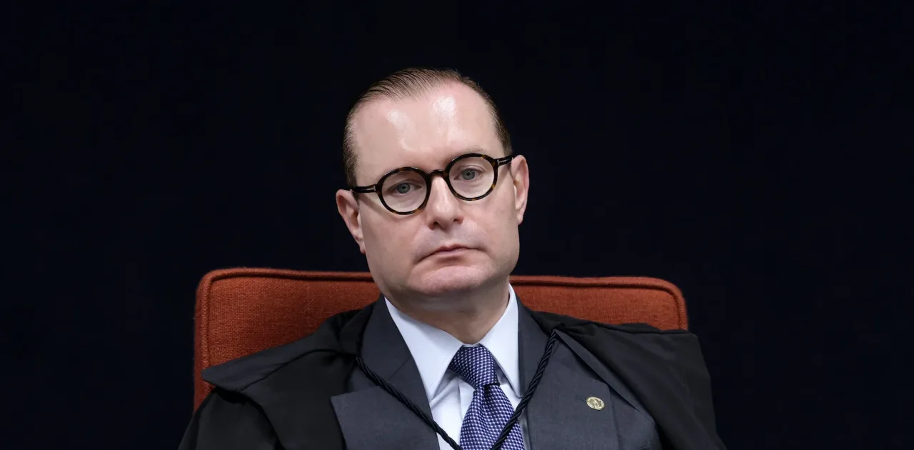 Zanin manda PF entregar dados do celular de Vorcaro em seu gabinete