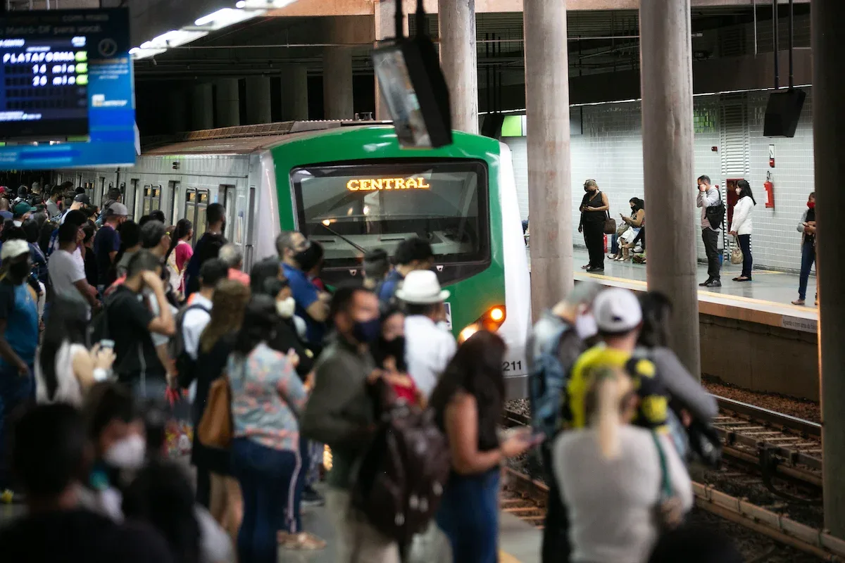 Devido à greve dos rodoviários, Metrô-DF estenderá horário de pico nesta 2ª