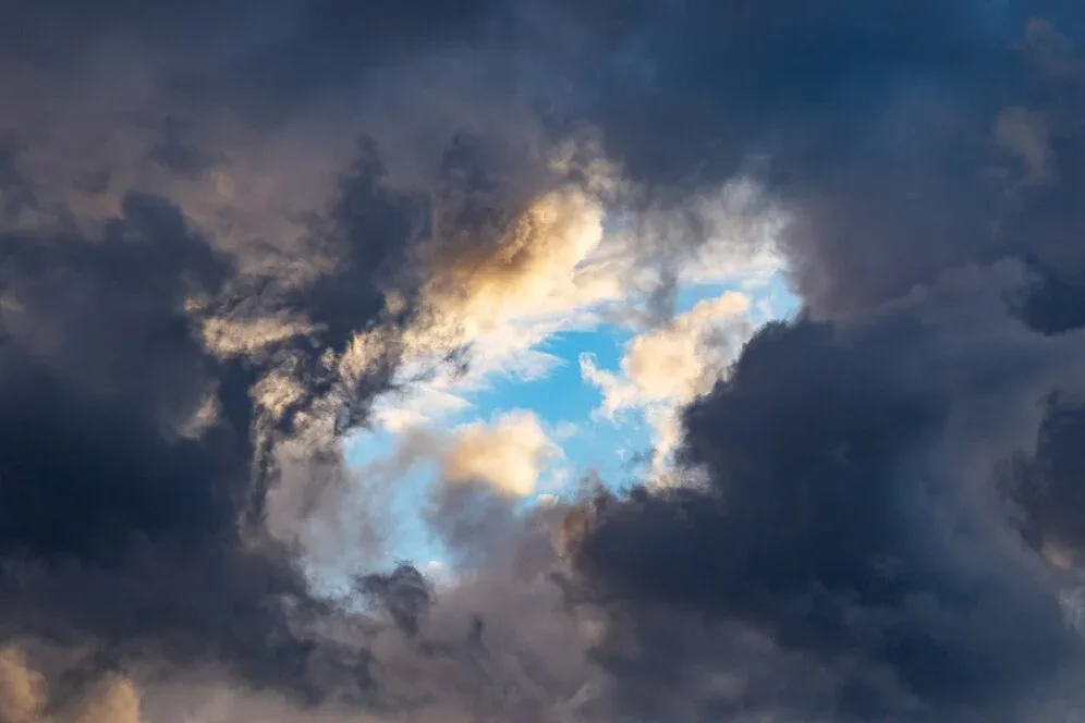 Tempo muda e apenas áreas de duas regiões do país receberão pancadas de chuva