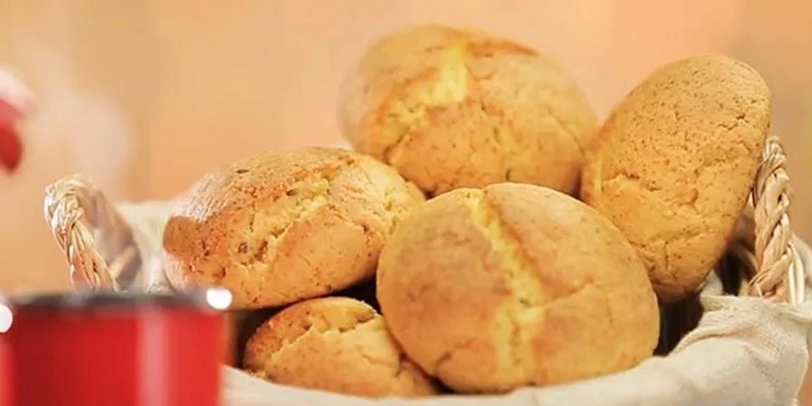 Broa de fubá de padaria