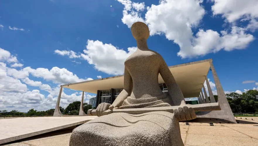 Quem responsabiliza o Supremo?