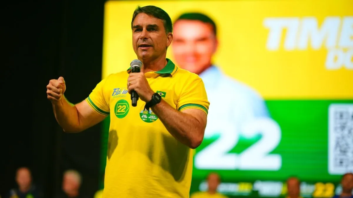 Flávio diz que SC “dá certo” porque “nunca foi governada pelo PT”