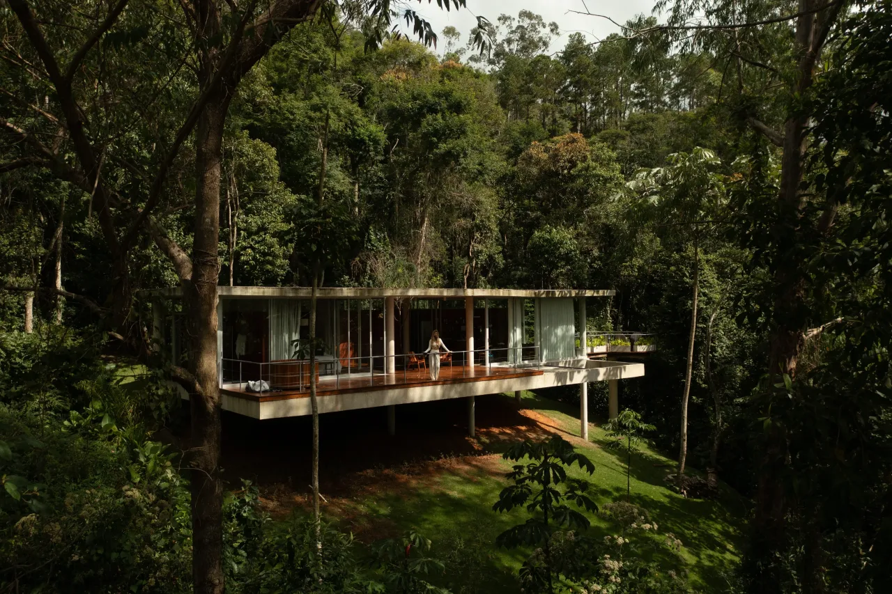 O novo luxo é sustentável: viajantes trocam resorts cinco-estrelas por cabanas na natureza