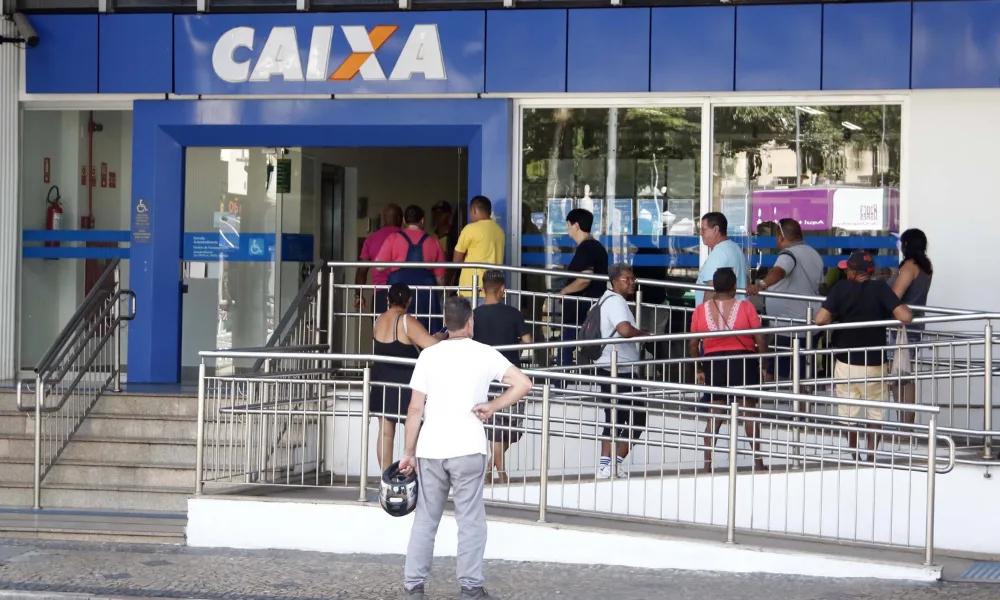 Caixa aciona TST contra greve de bancários