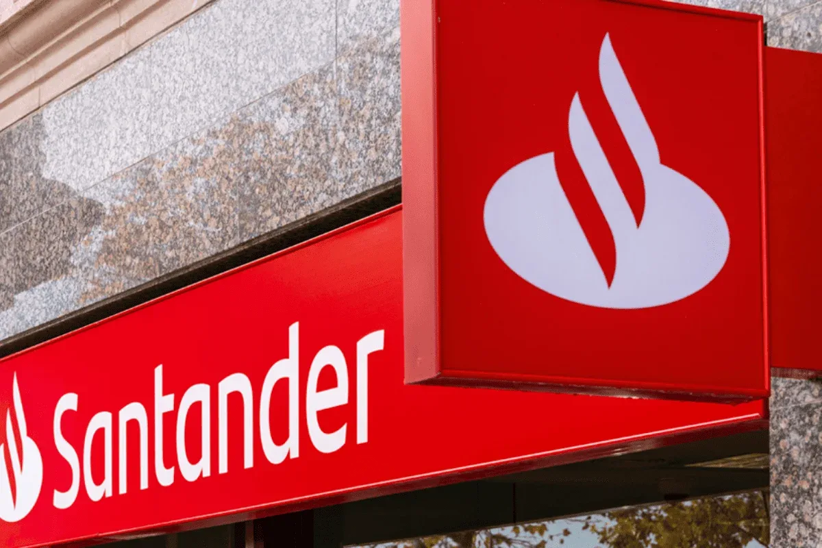 Funcionária do Santander é presa suspeita de desviar R$ 2 milhões de idosos