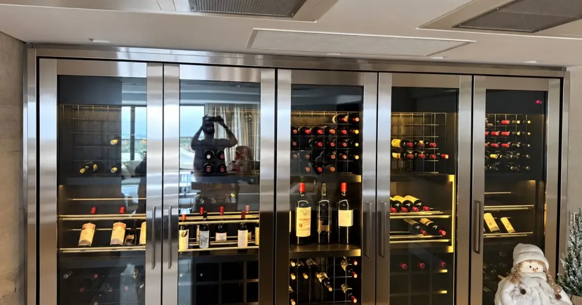 PF encontra adega com 150 garrafas e vinhos de até US$ 15 mil em cobertura ligada a Vorcaro