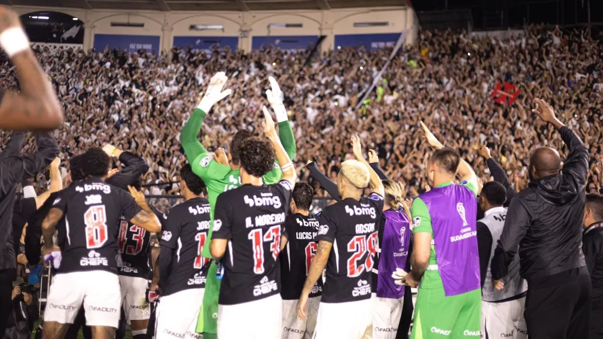 David exalta Pedro Emanuel e força do elenco após Vasco “reserva” avançar