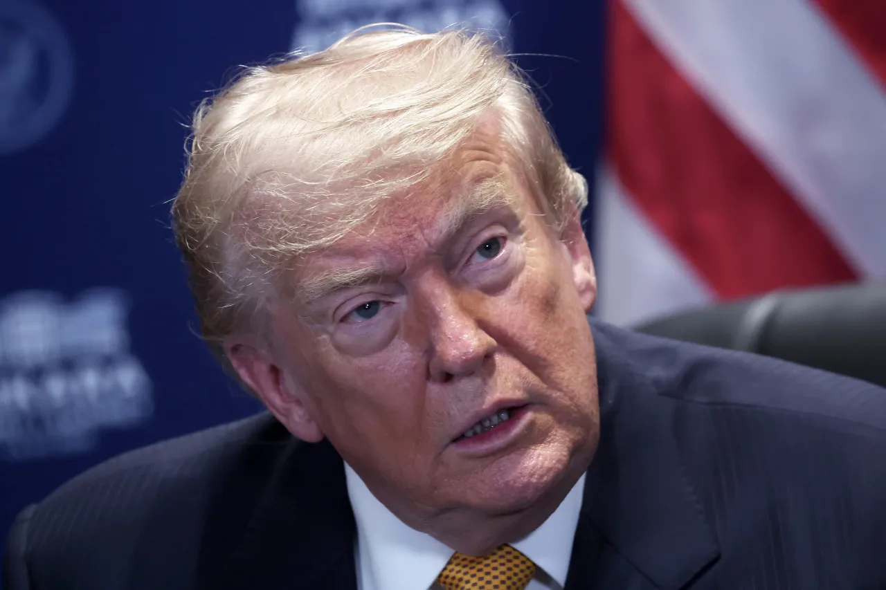 Trump diz que os EUA terão 'presença militar' na Groenlândia em acordo com a Dinamarca