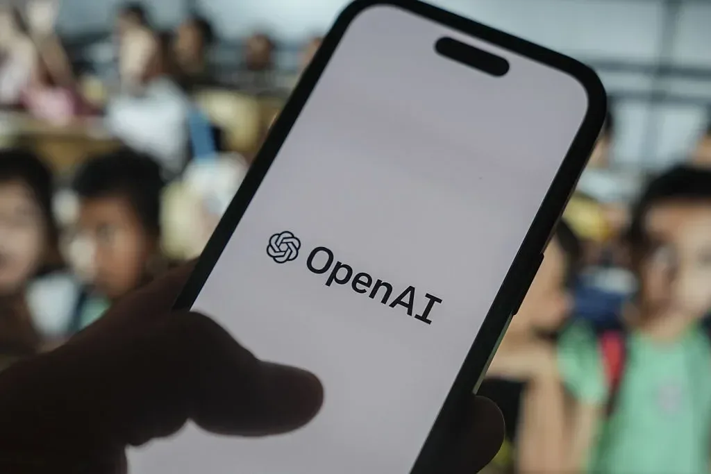 OpenAI e Fundo Estímulo lançam projeto gratuito para capacitar pequenos negócios no uso de IA