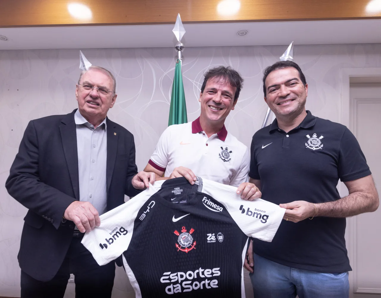 Existe solução para o Corinthians? Debate PLACAR analisa