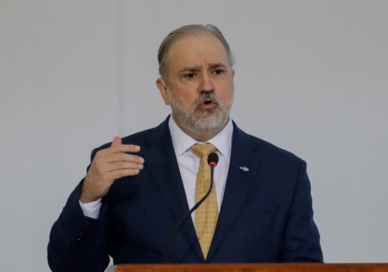Augusto Aras será professor titular da UnB