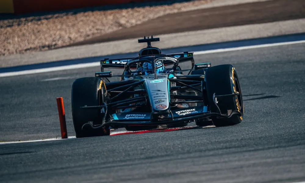 George Russell domina GP do Azerbaijão e vence a terceira em 2026; Bortoleto termina em 13º