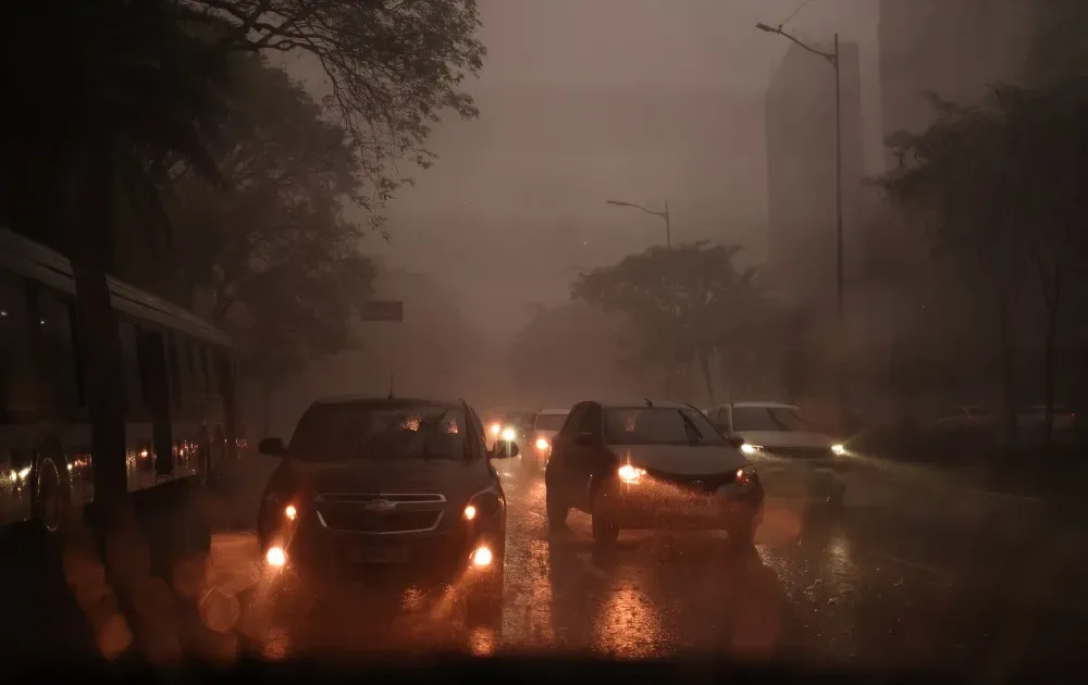 Cidade de SP registra 1.445 km de lentidão, o 2º maior índice de 2026