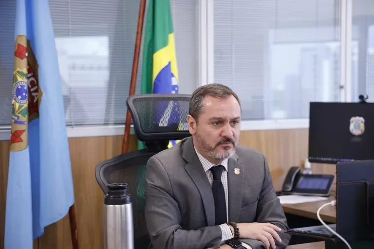 Gilmar pede vista e julgamento sobre afastamento de Andrei é suspenso